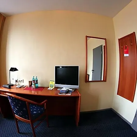 Отель Goldene Krone 4*